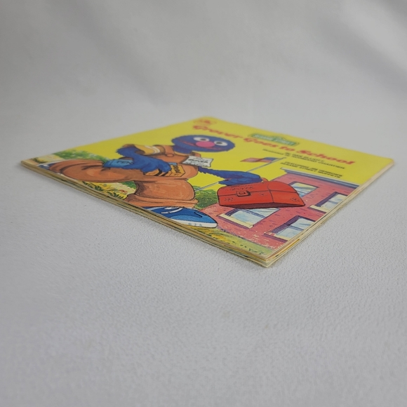 Vtg 1983 Grover Goes To School Book And Read Along Cassette Tape - Picture 10 of 15